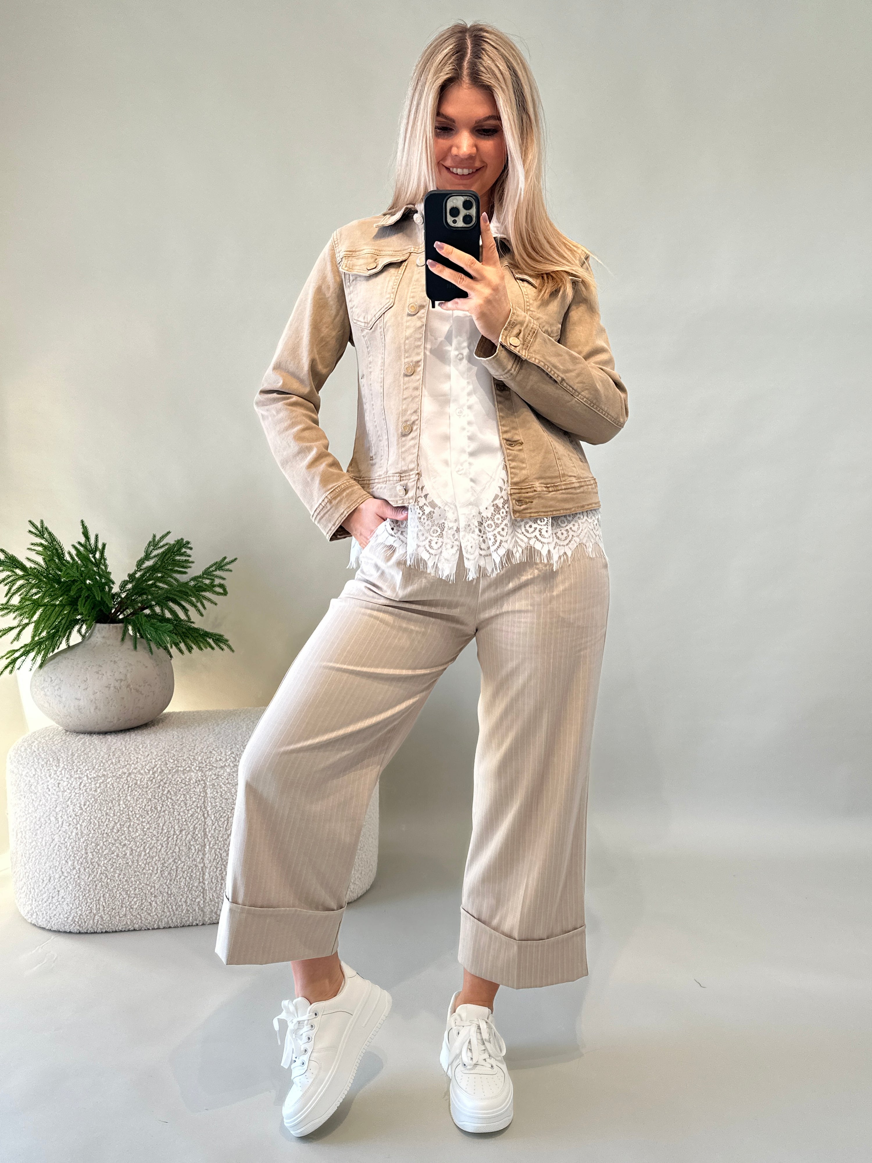 Jeansjacke in Zimt