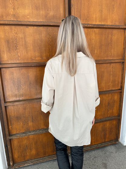 Bluse in Beige mit Leoaufschrift ( LOVE AMORE )