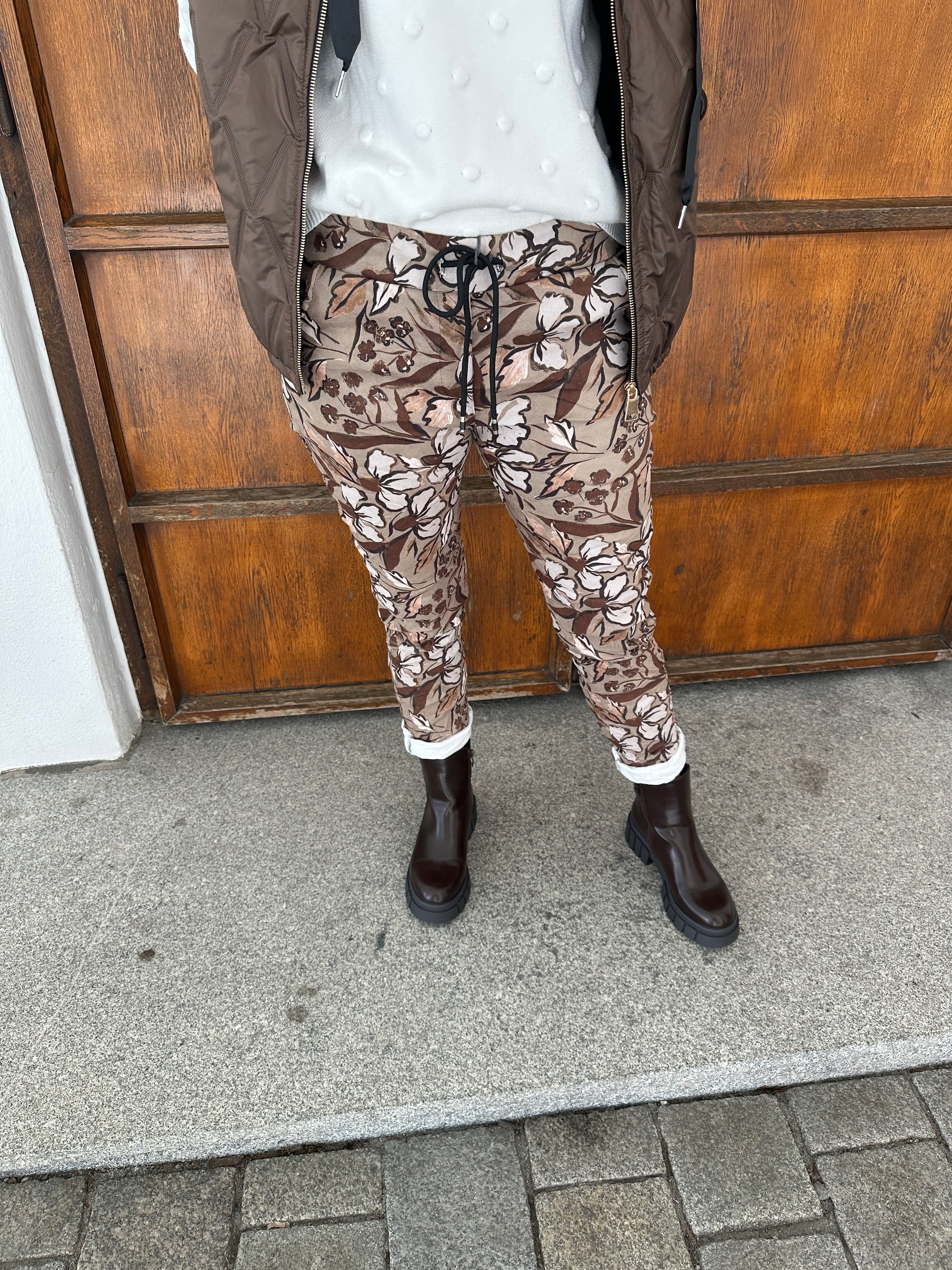 Hose mit Muster in Schokobraun/Taupe/Beige