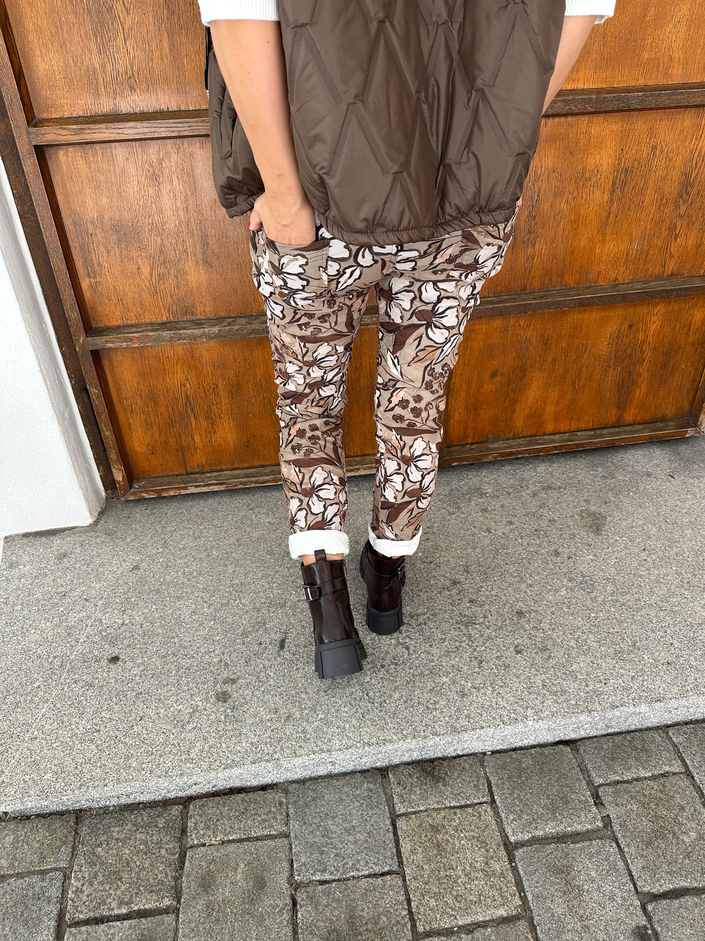 hose mit muster in schokobraun/taupe/beige