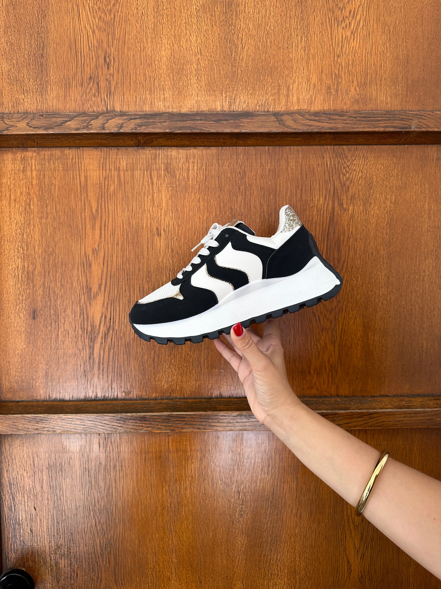 sneaker in schwarz/beige