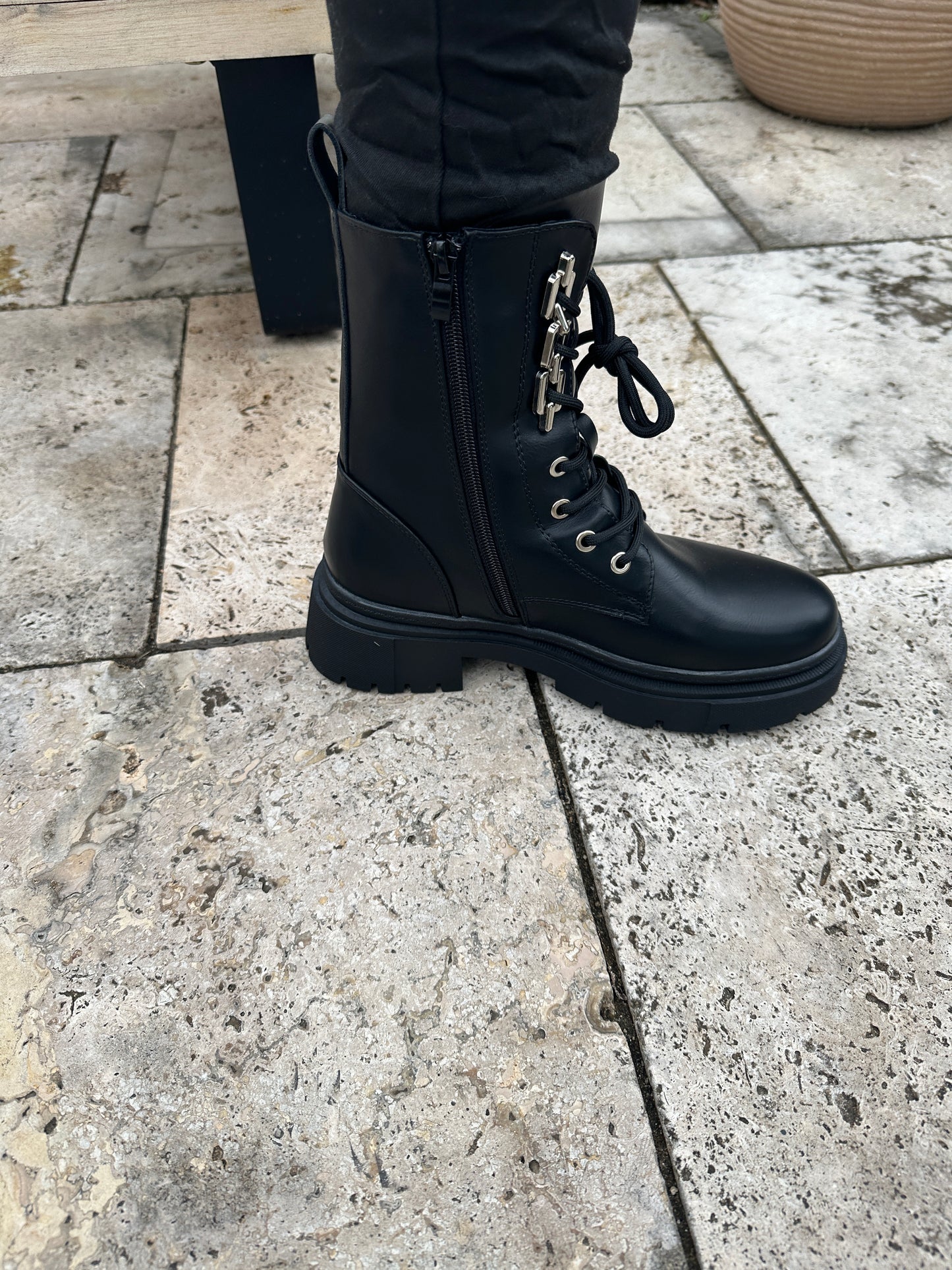 boots in schwarz