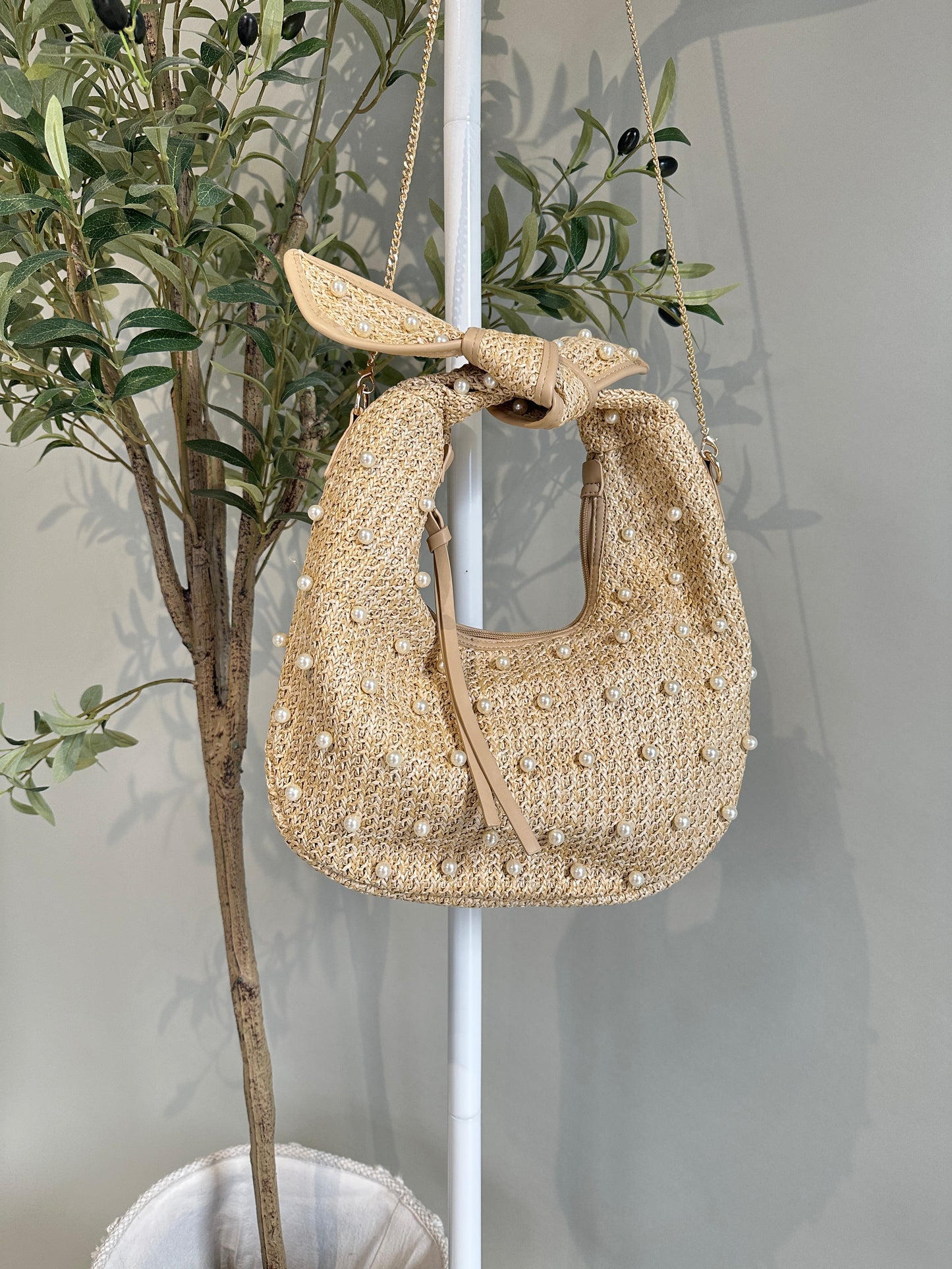 tasche in beige mit perlen