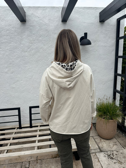 Pullover in Beige mit Kapuze ( Silke)