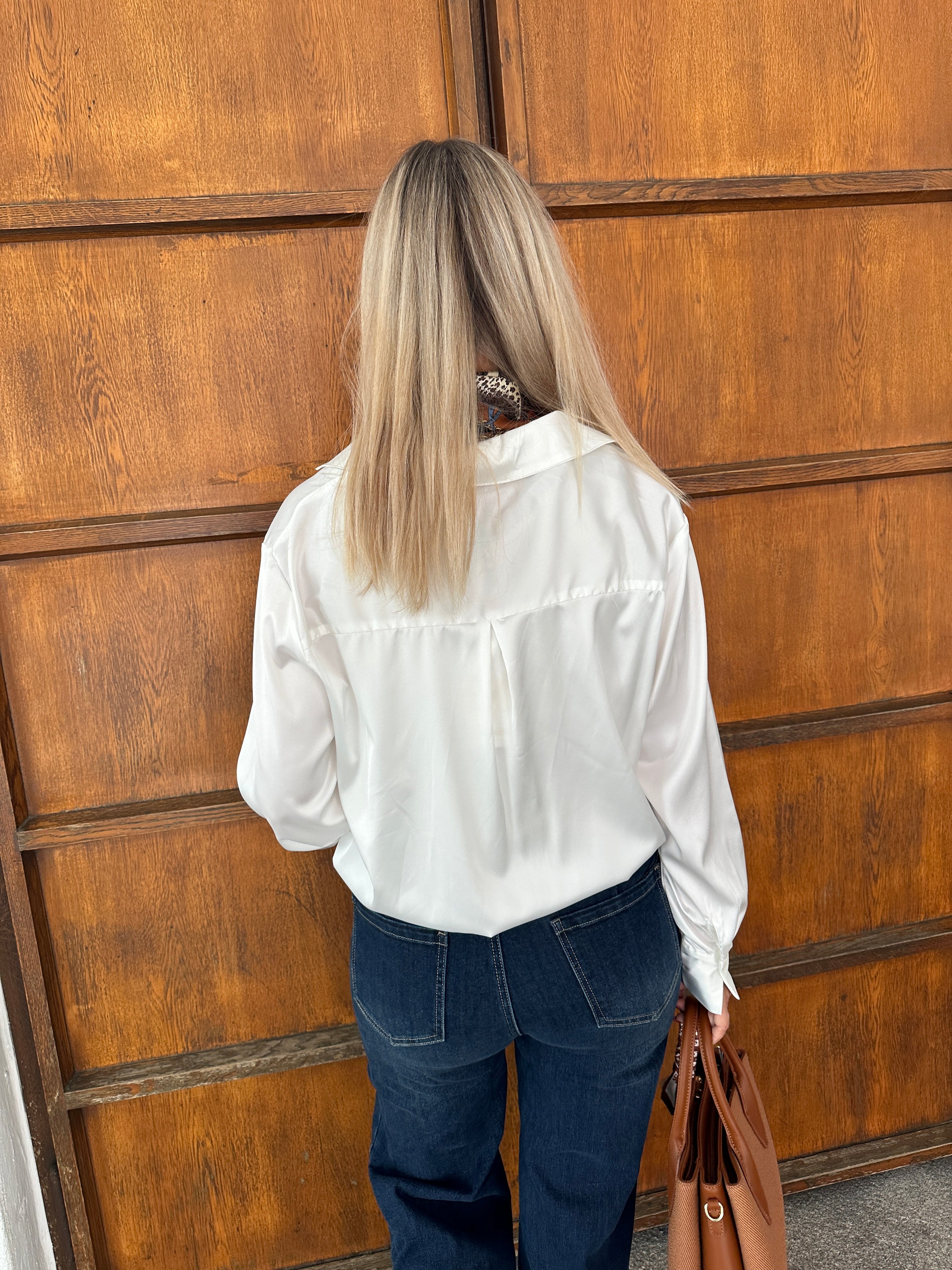 Bluse in Weiß vorne zum binden