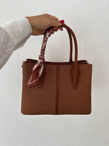 Tasche in Zimt mit Tuch