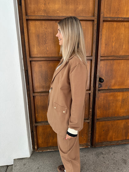 Blazer in Zimt mit Strickeinsatz (Wollweiß/Schwarz) am Arm