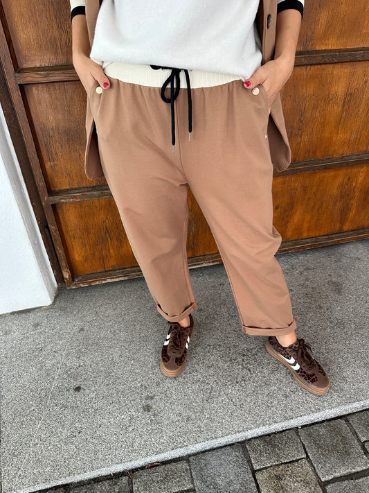 Hose in Zimt mit Strickbund (Wollweiß/Schwarz) und Kordel