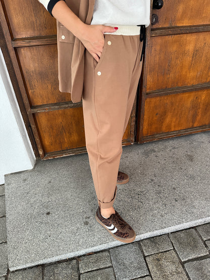 Hose in Zimt mit Strickbund (Wollweiß/Schwarz) und Kordel