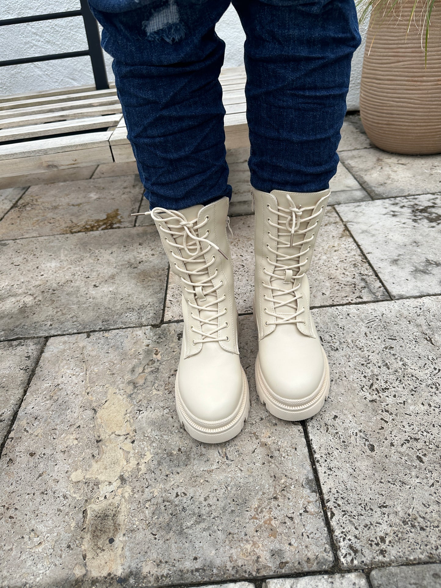 boots in beige