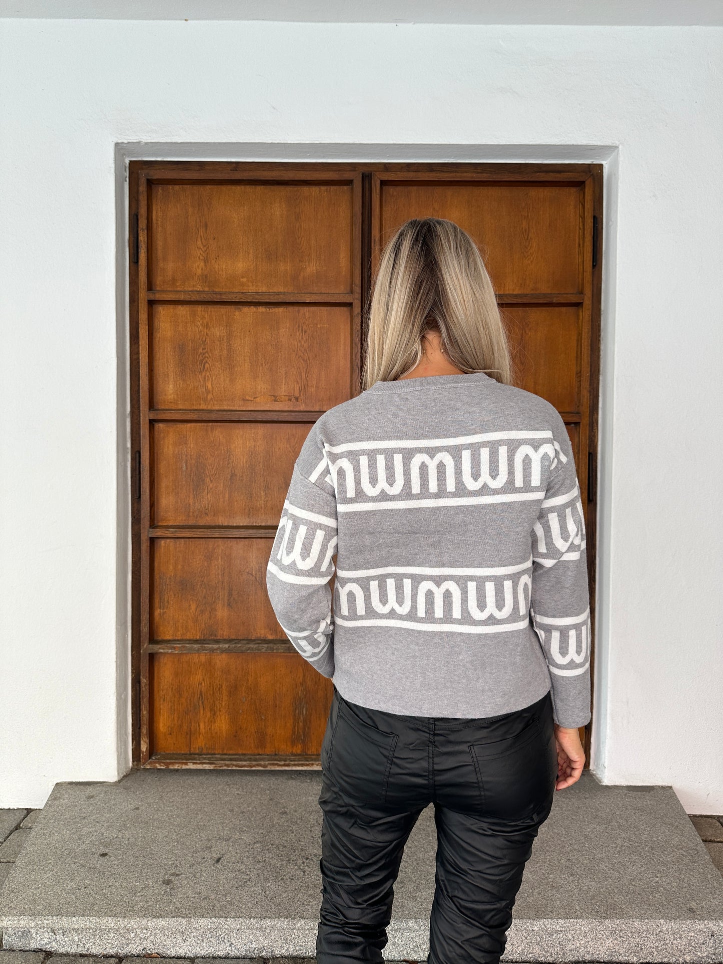 pullover in grau/wollweiß