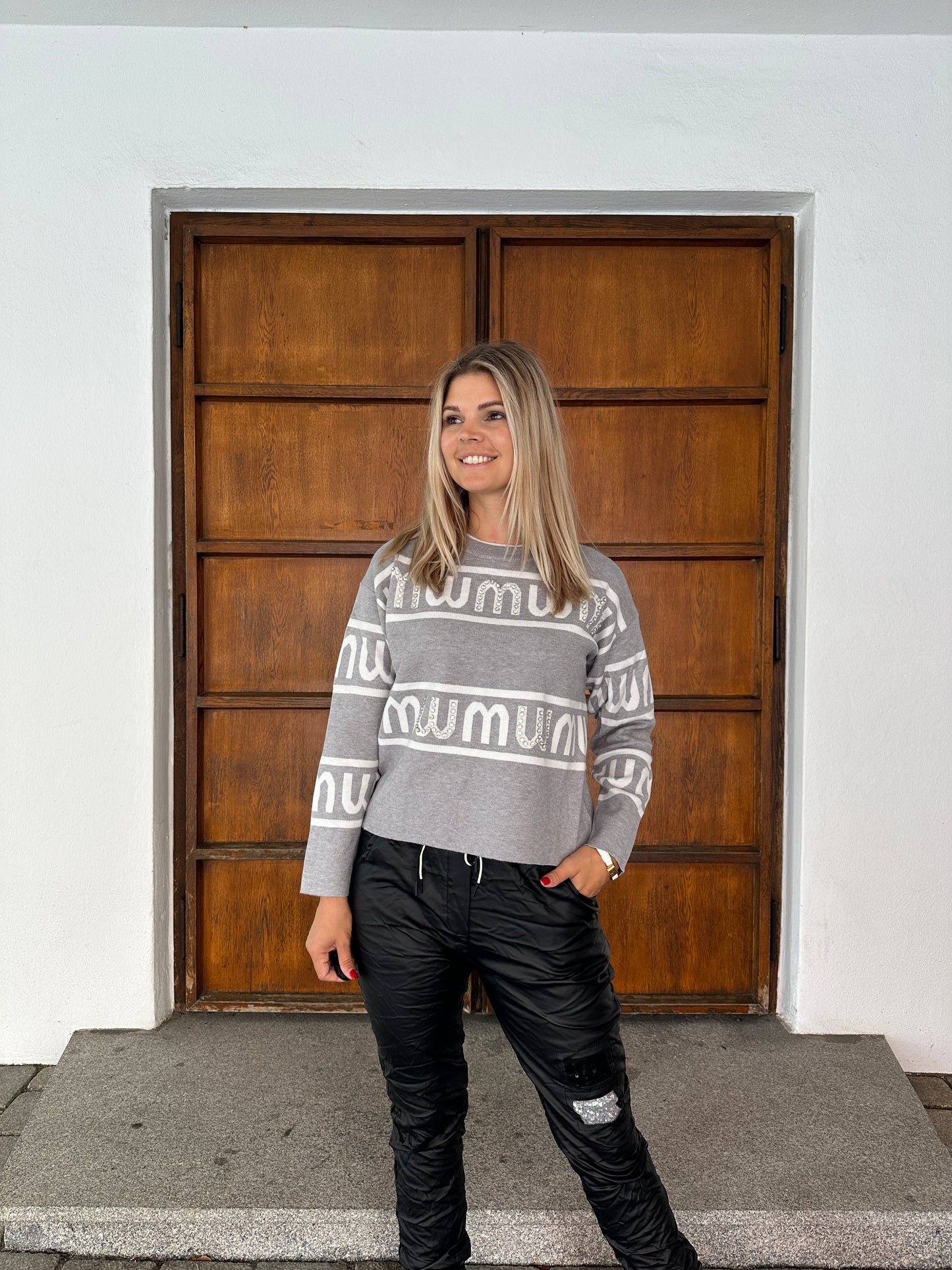 pullover in grau/wollweiß