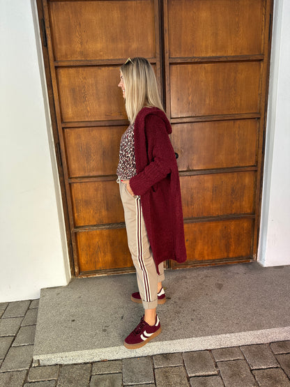 Strickjacke in Weinrot mit Kapuze (lang)