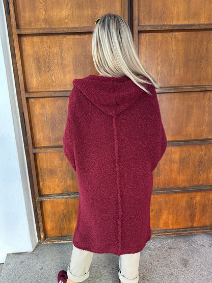 Strickjacke in Weinrot mit Kapuze (lang)