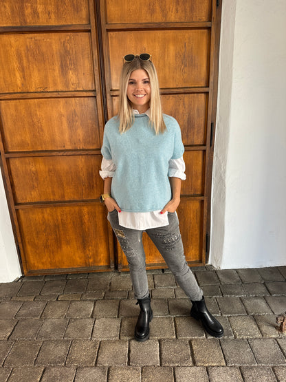 Pullover in Hellblau ( Kurzarm/Stehkragen )