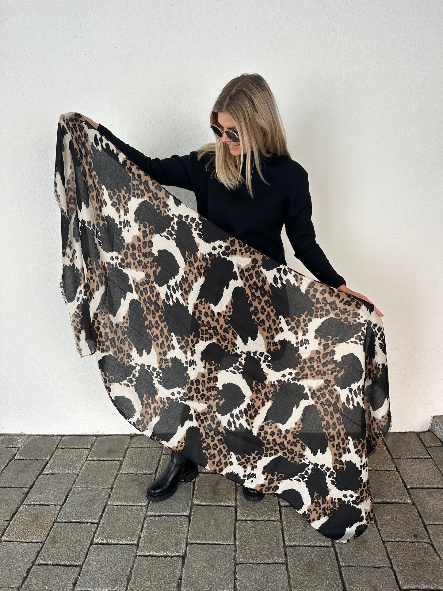 schal in beige/zimt/ schwarz