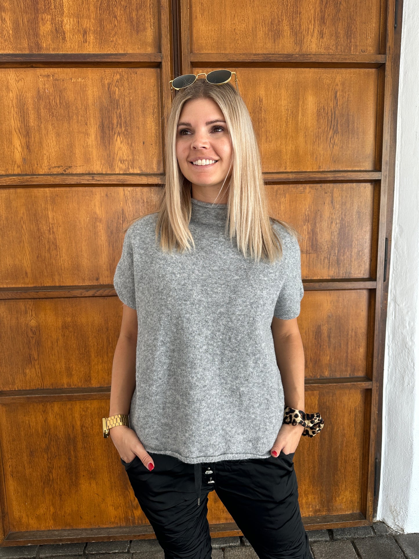 pullover in hellgrau ( kurzarm/stehkragen)