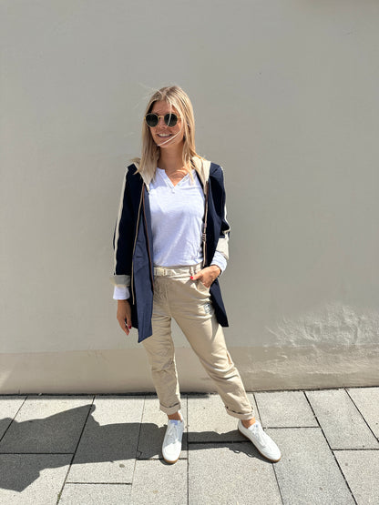 Blazer in Dunkelblau und Beiger Kapuze