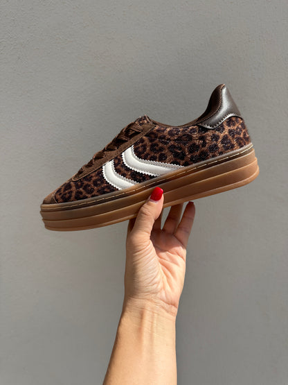 Sneaker in Leo