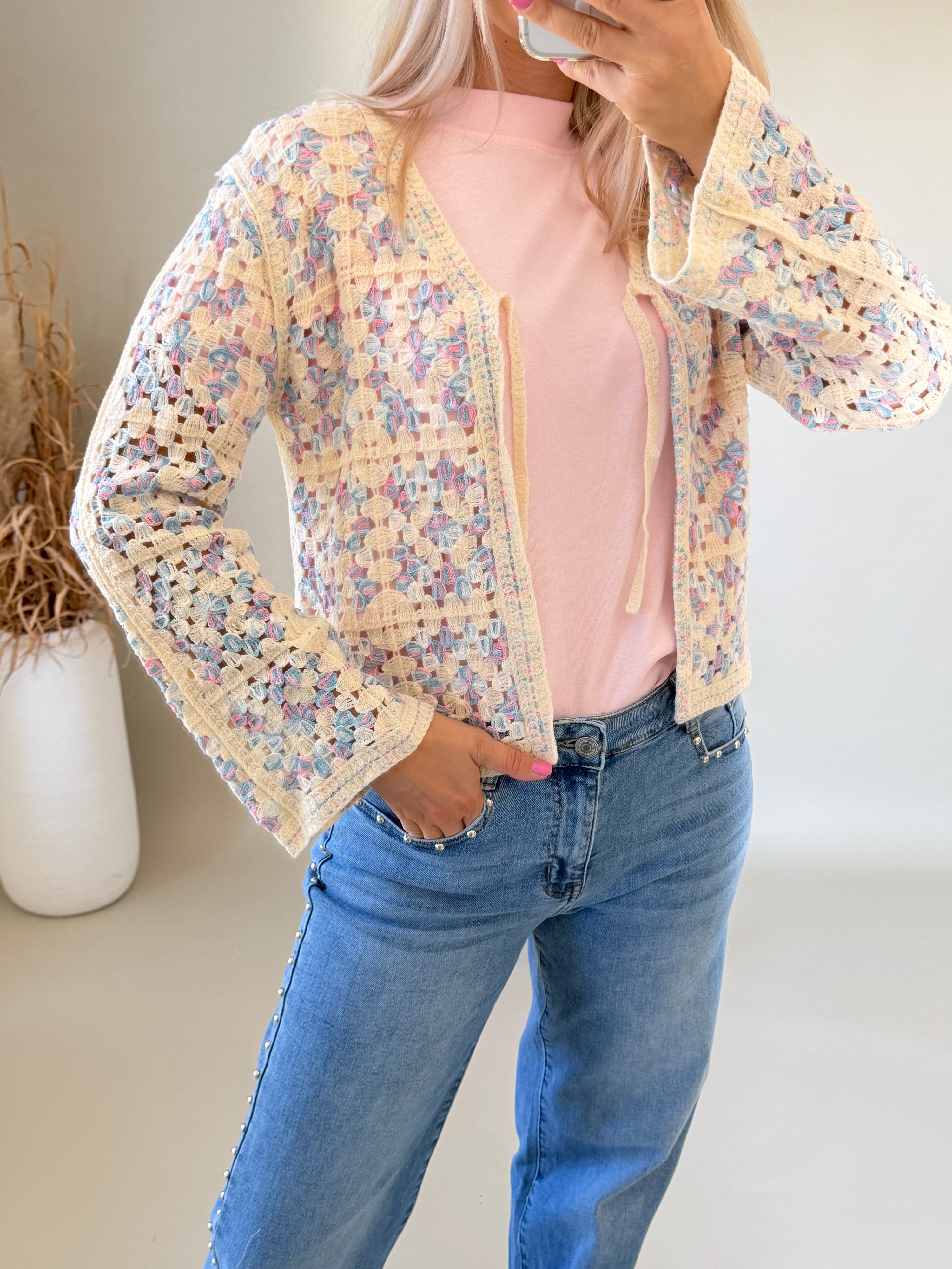 Jacke in Hellblau/Rosa/ Beige vorne zum binden
