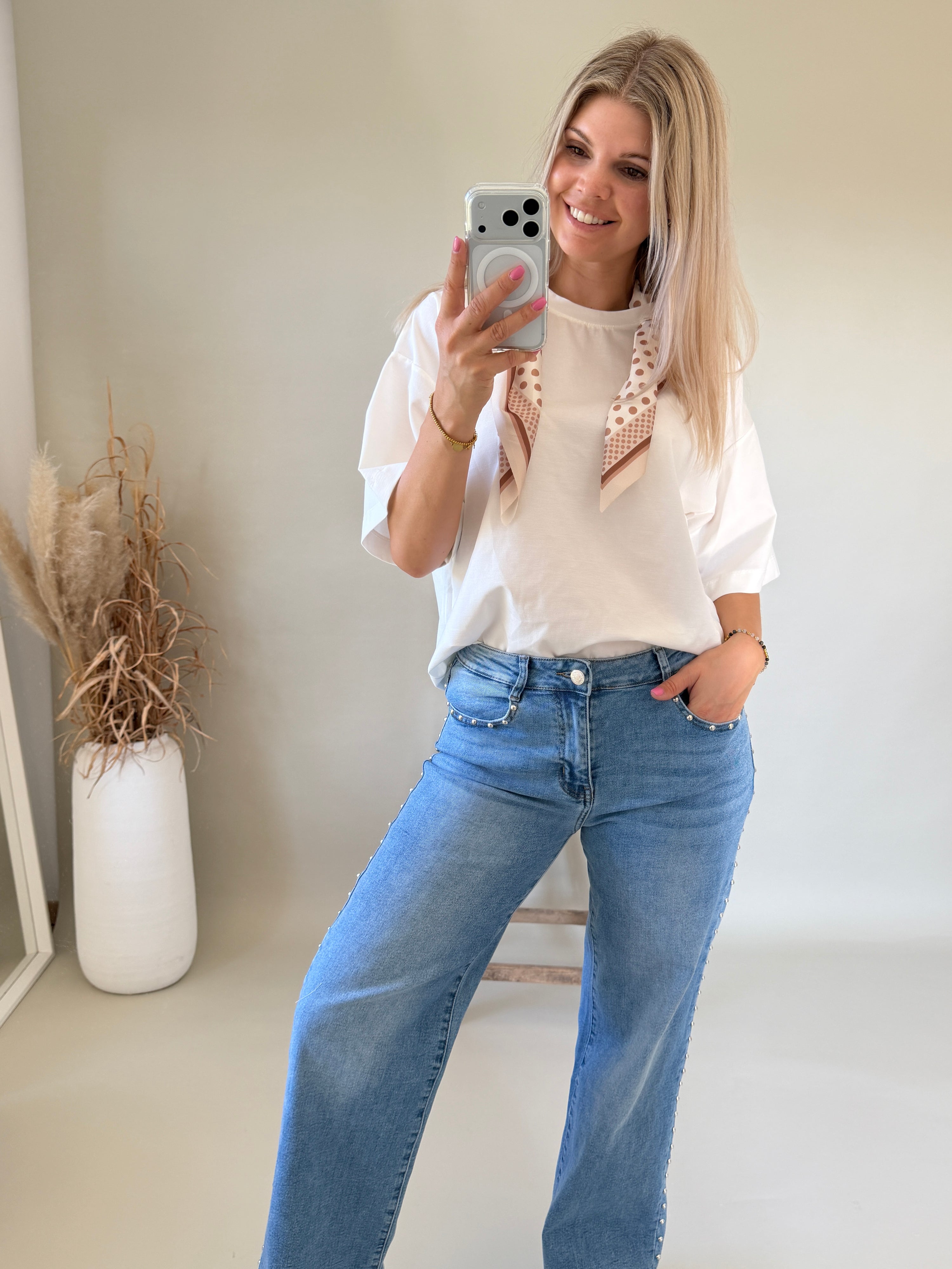 T-Shirt in Weiß mit Tuch