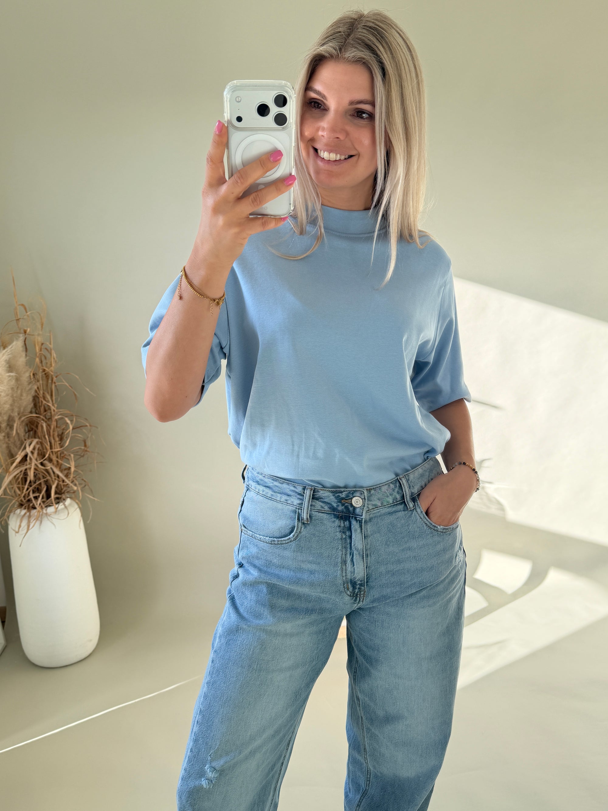 T-Shirt in Hellblau mit Stehkragen