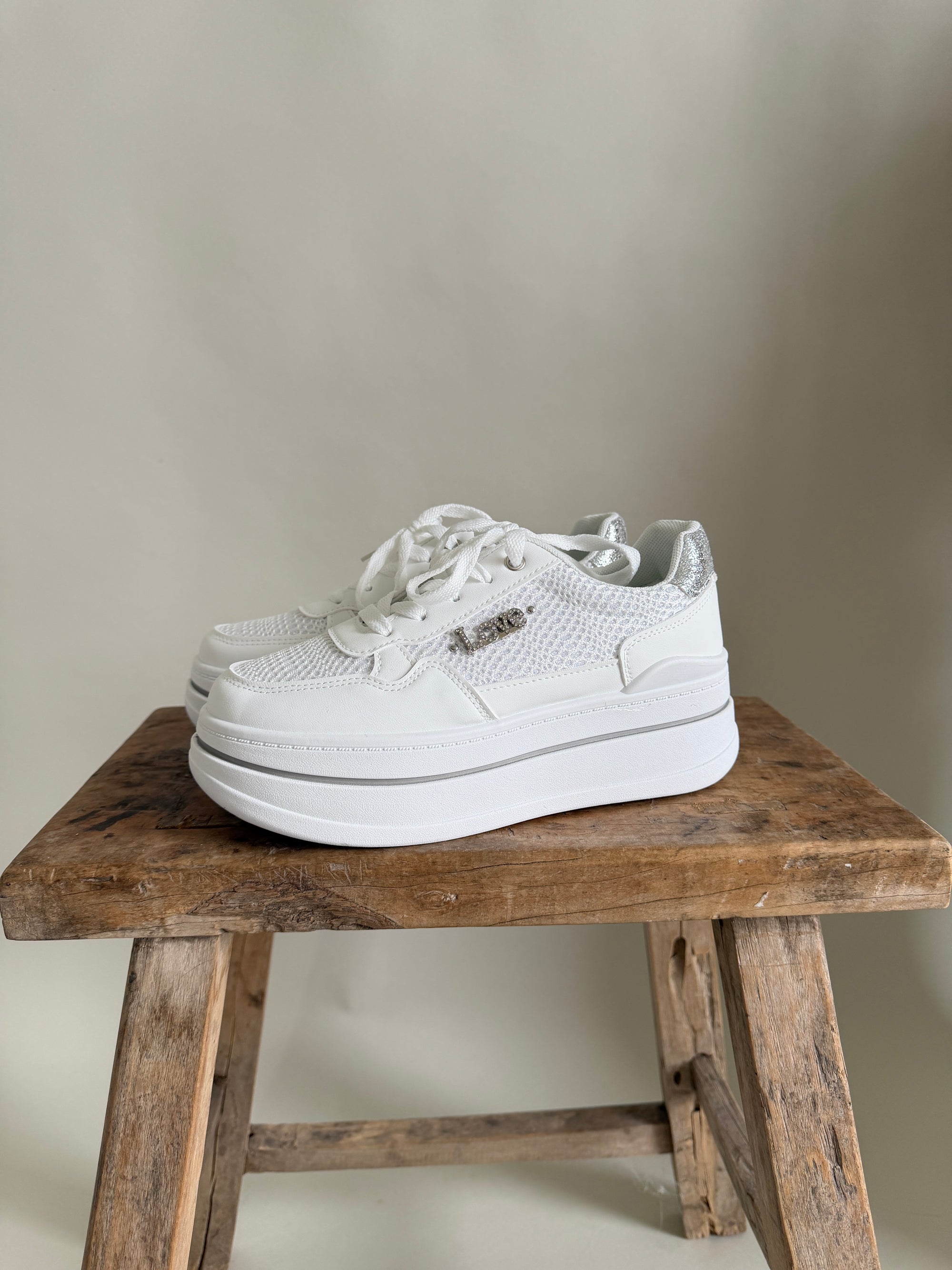 Sneaker in Weiß mit Glitzer