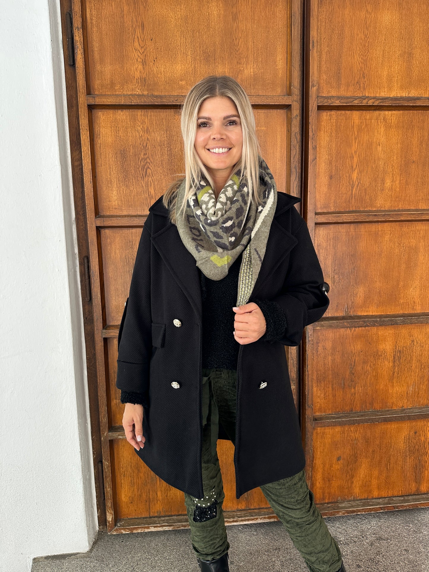 schal in olivgrün love