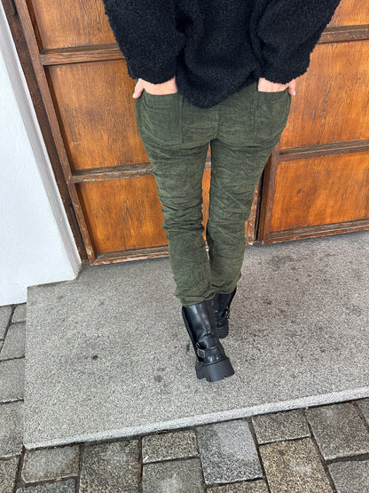 Boots in Schwarz mit Nieten