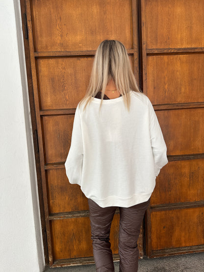 Pullover Ciao Bella in Wollweiß mit Leo