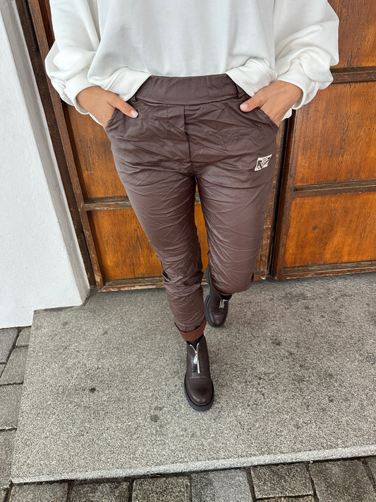 Hose in Leder- Optik in Schokobraun