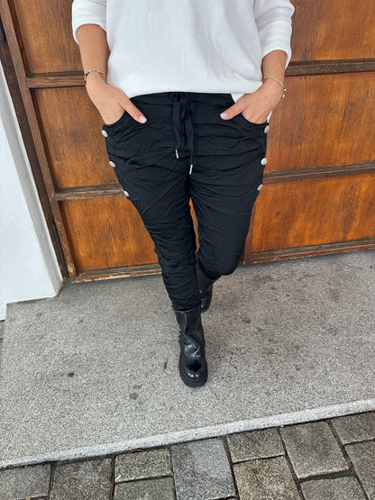 Hose in Schwarz (Satin) mit Glitzerknöpfe seitlich
