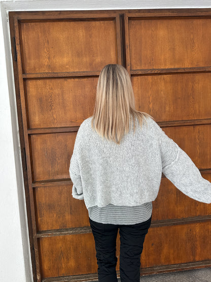 Strickpullover in Hellgrau