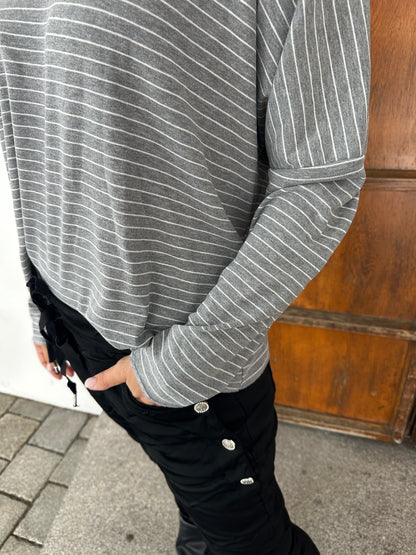 Shirt in Grau mit Streifen