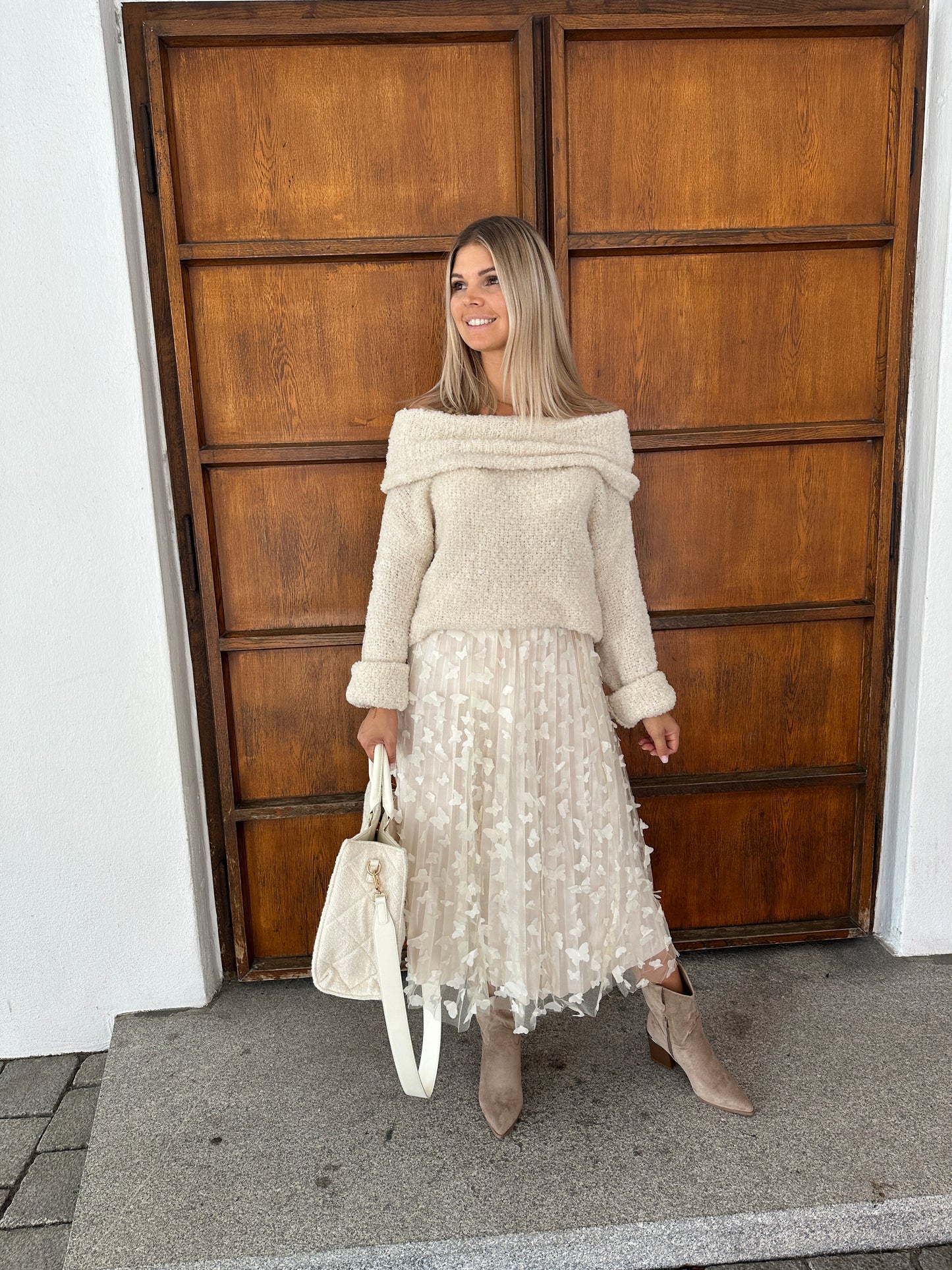 pullover in beige schulterfrei