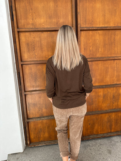 Shirt in Schokobraun mit Aufdruck Ciao in Zimt