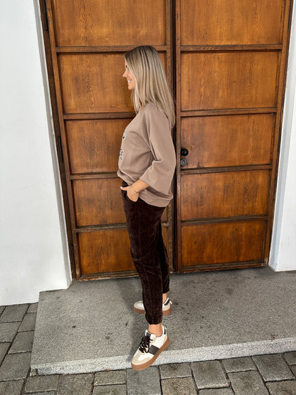 Hose in Schokobraun in Samtoptik