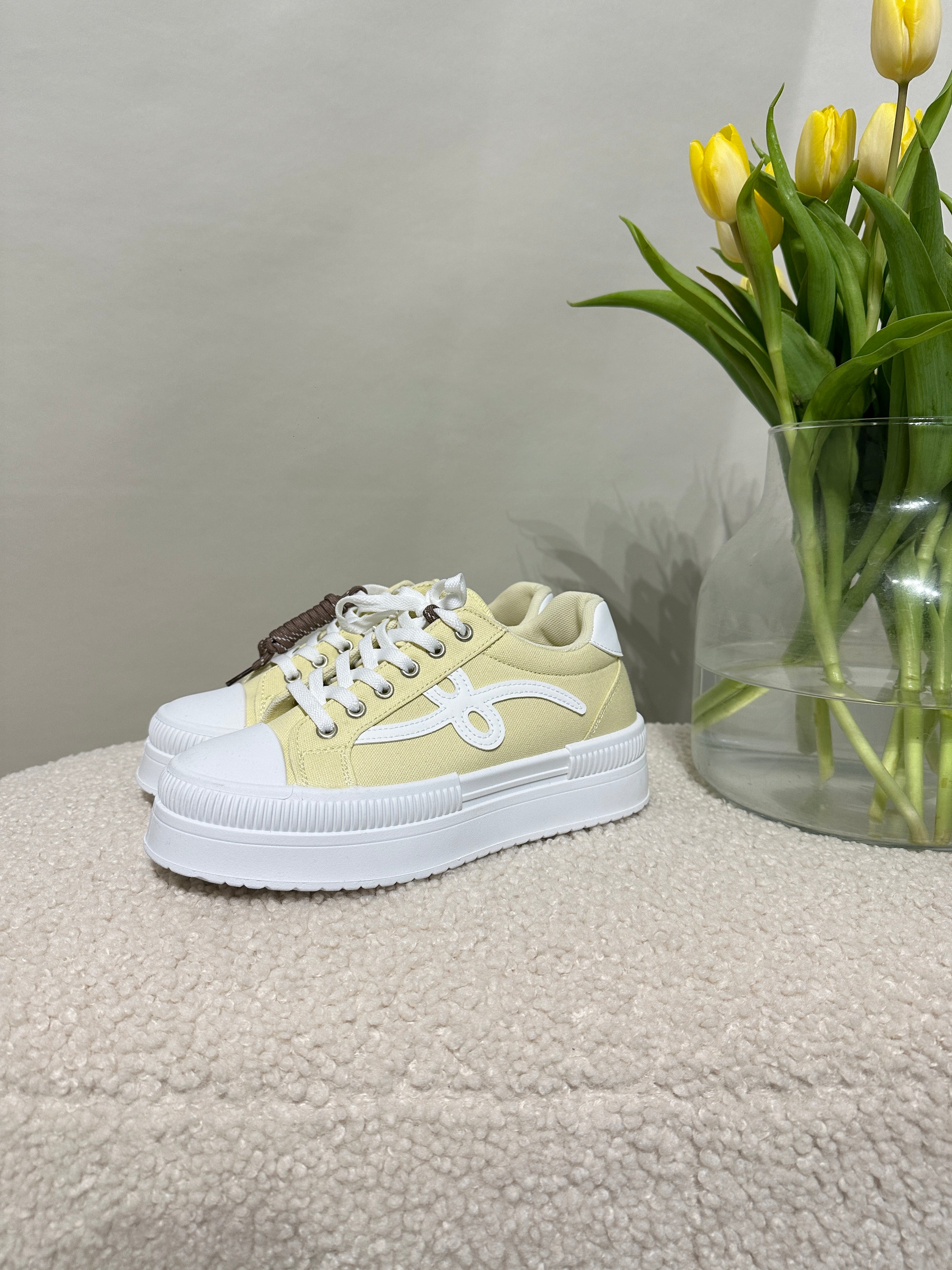 Sneaker in Zitronengelb/Weiß