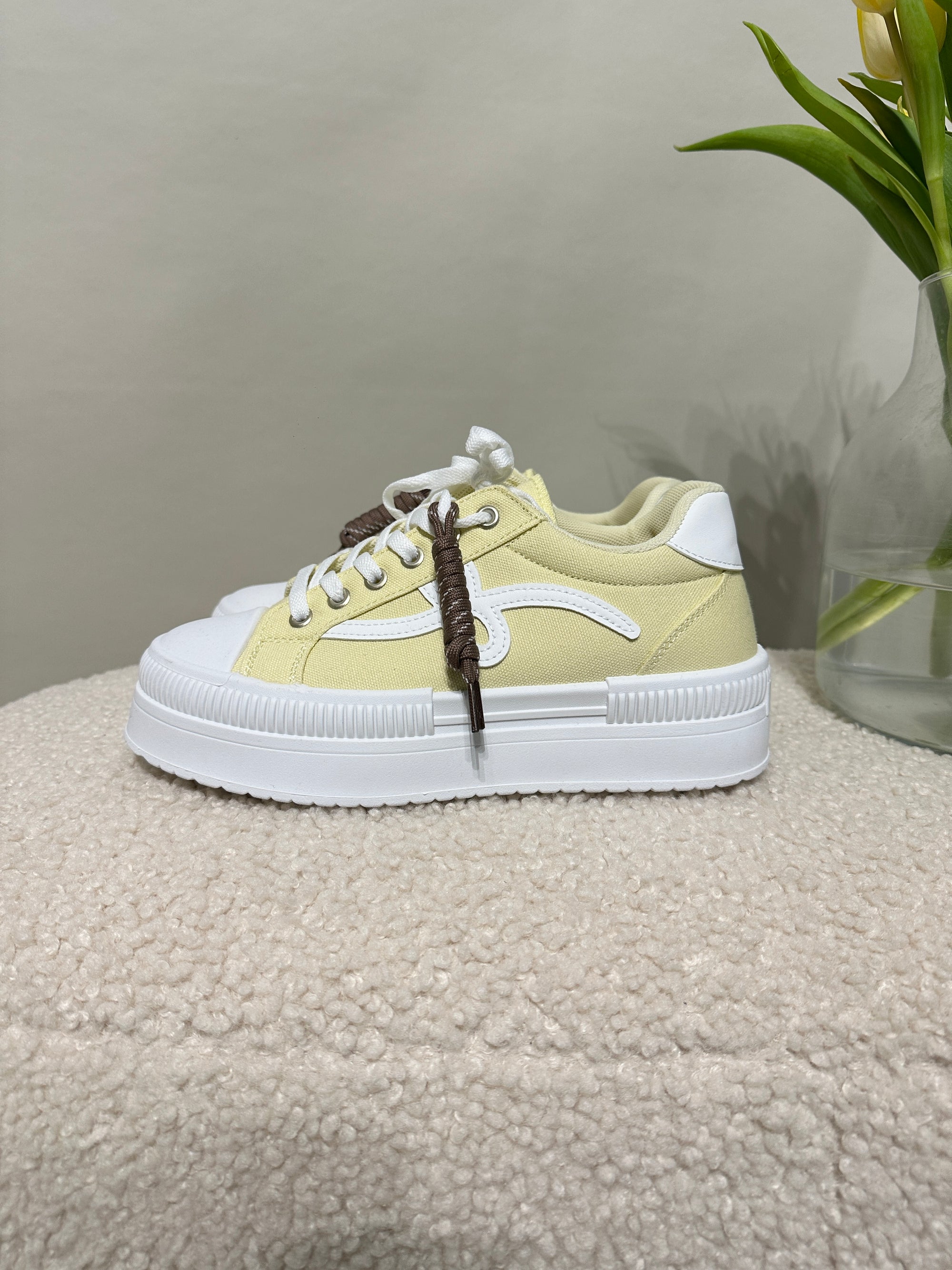 Sneaker in Zitronengelb/Weiß