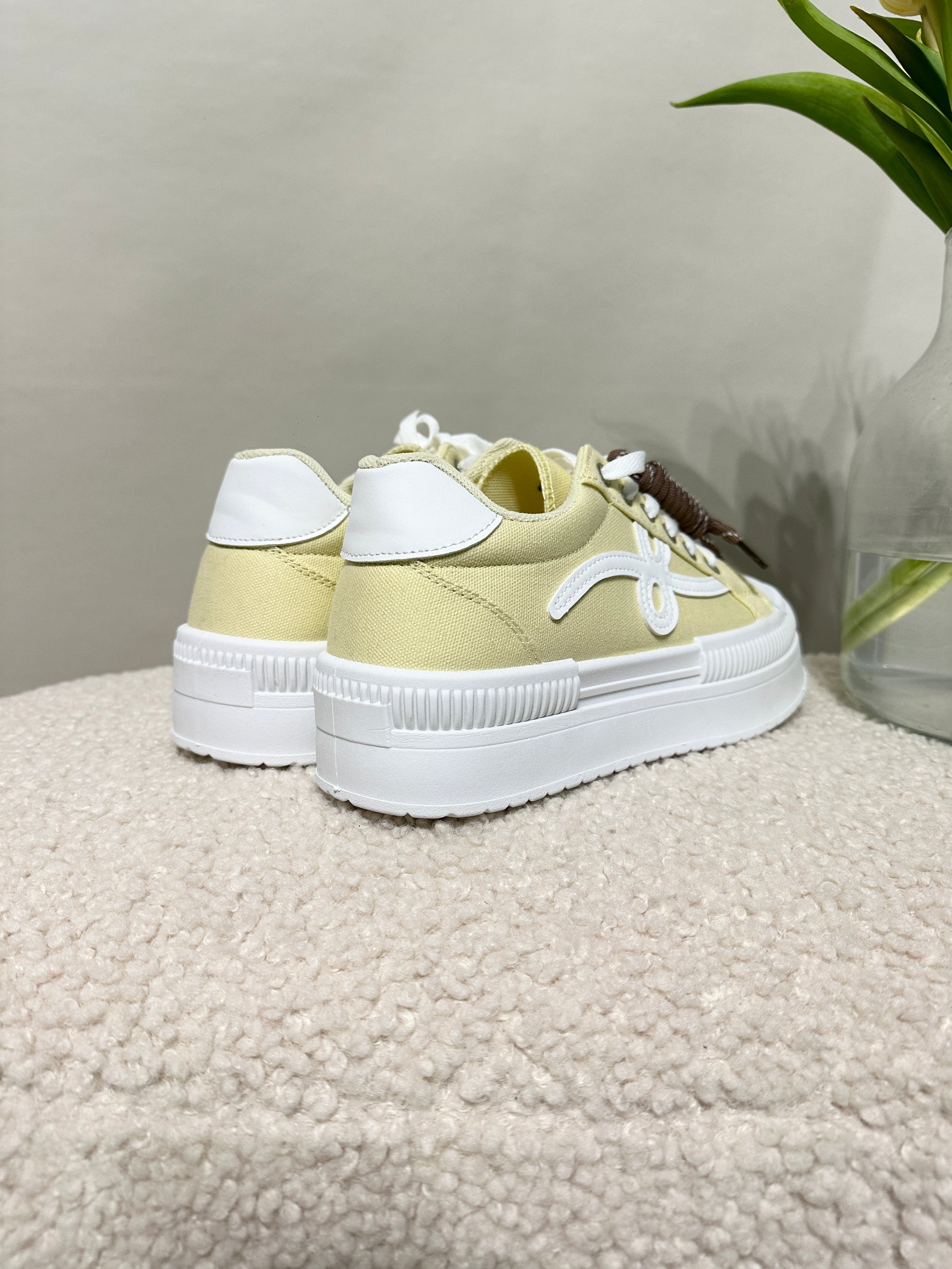 Sneaker in Zitronengelb/Weiß