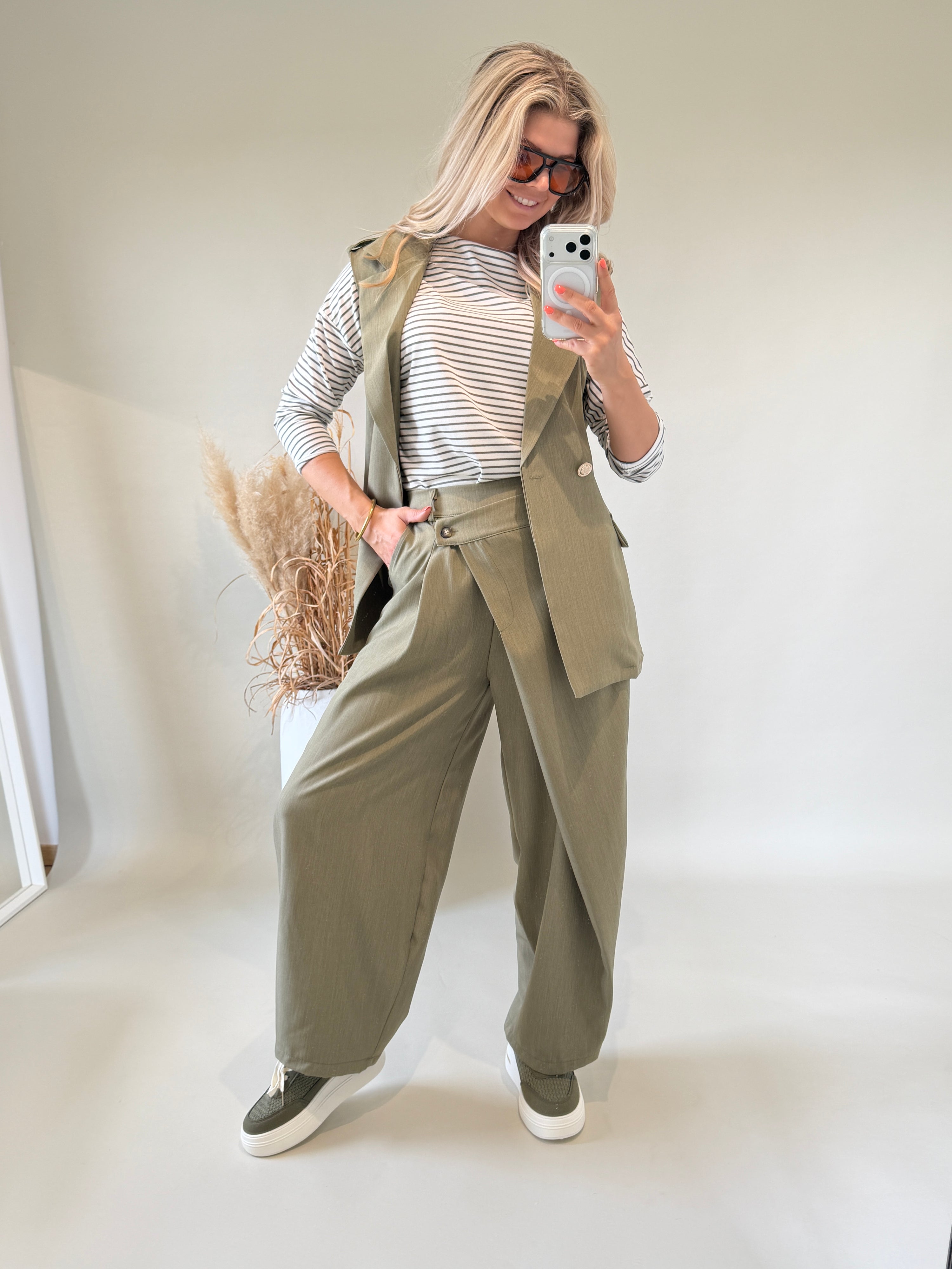 Sneaker in Olivgrün