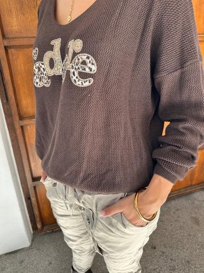 Pullover in Schokobraun mit V-Ausschnitt und Glitzeraufdruck ( Jadere)