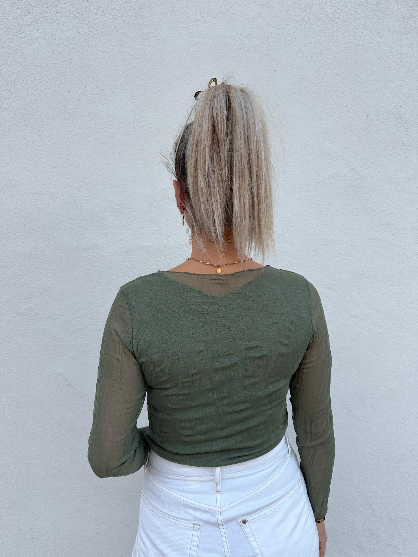 netzshirt in olivgrün