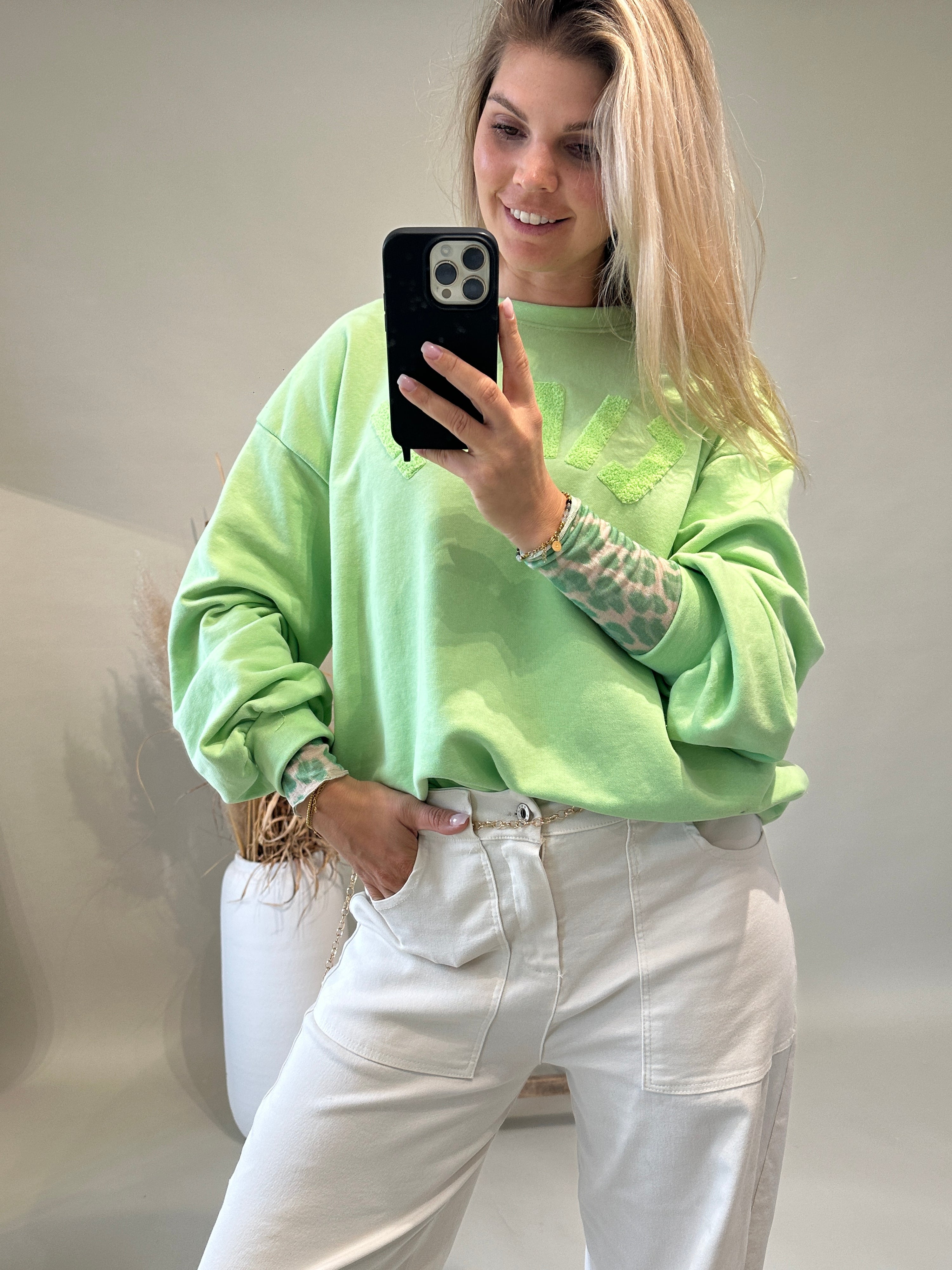 Sweratshirt in Grün mit Aufschrift ( CIAO! )