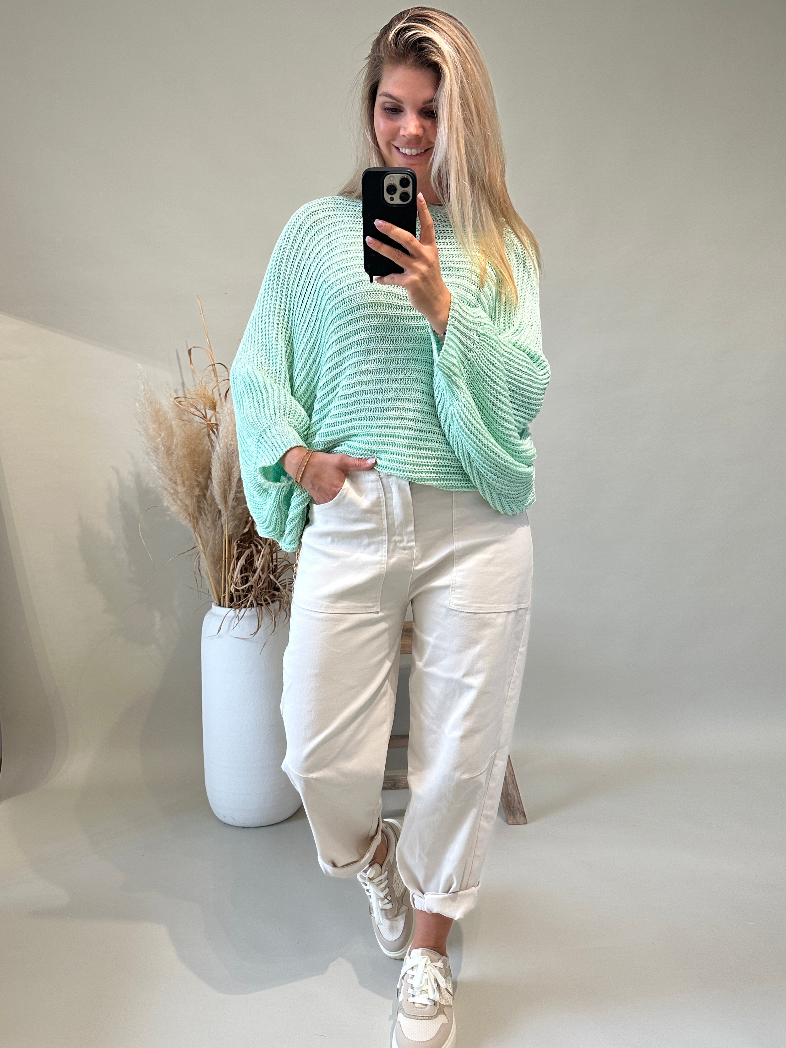 Lochpullover in Mintgrün