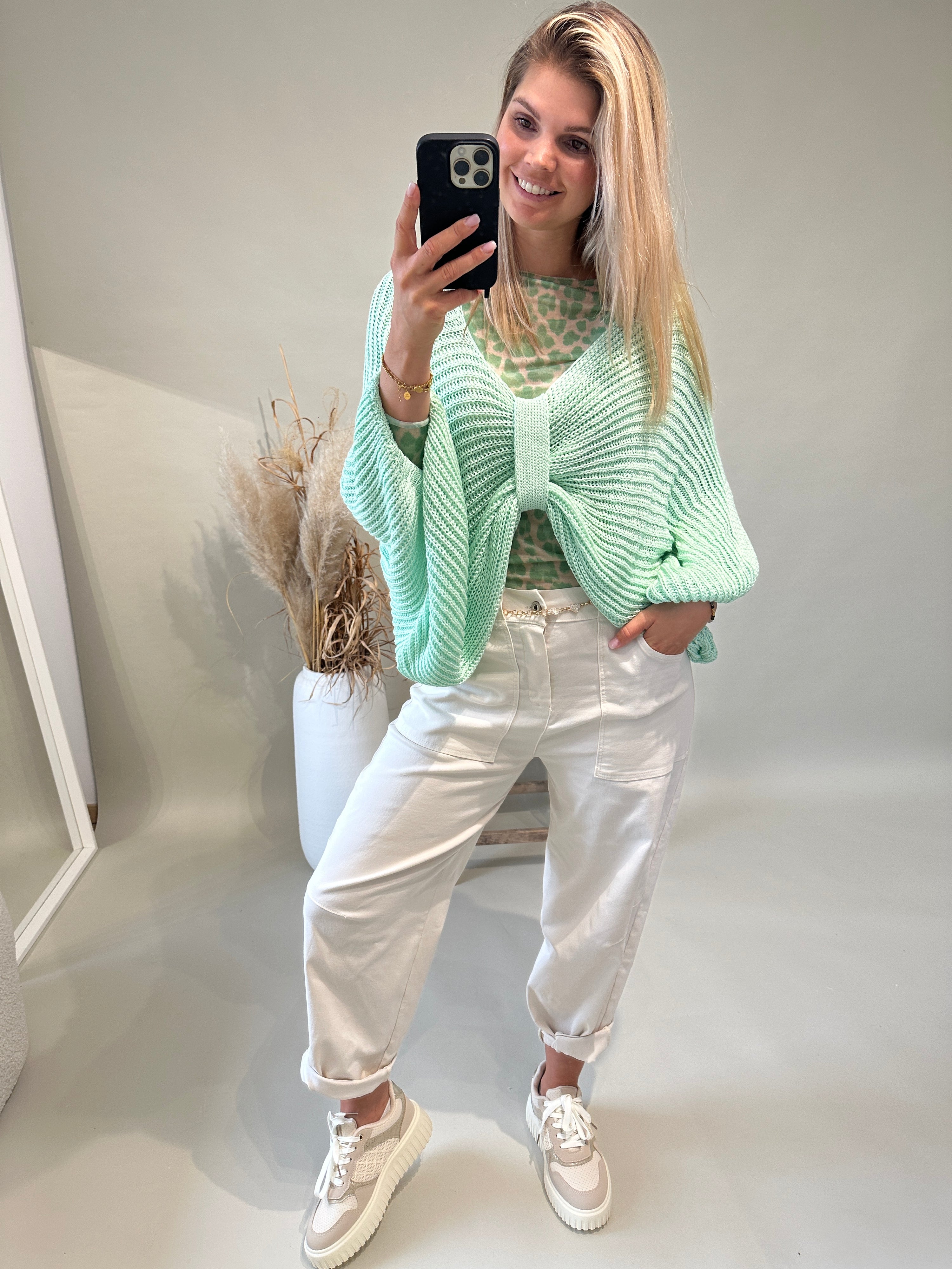 Lochpullover in Mintgrün