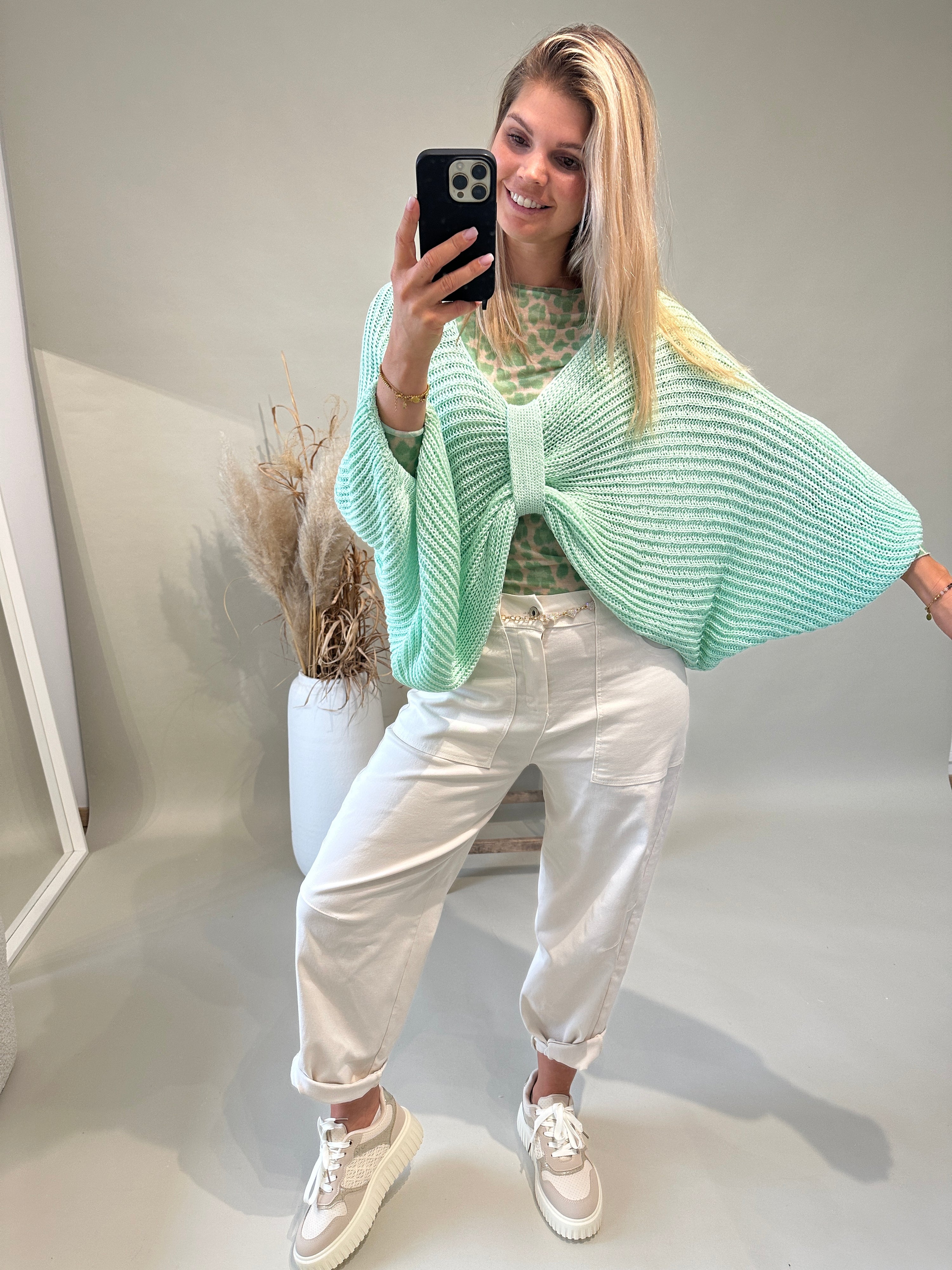 Lochpullover in Mintgrün