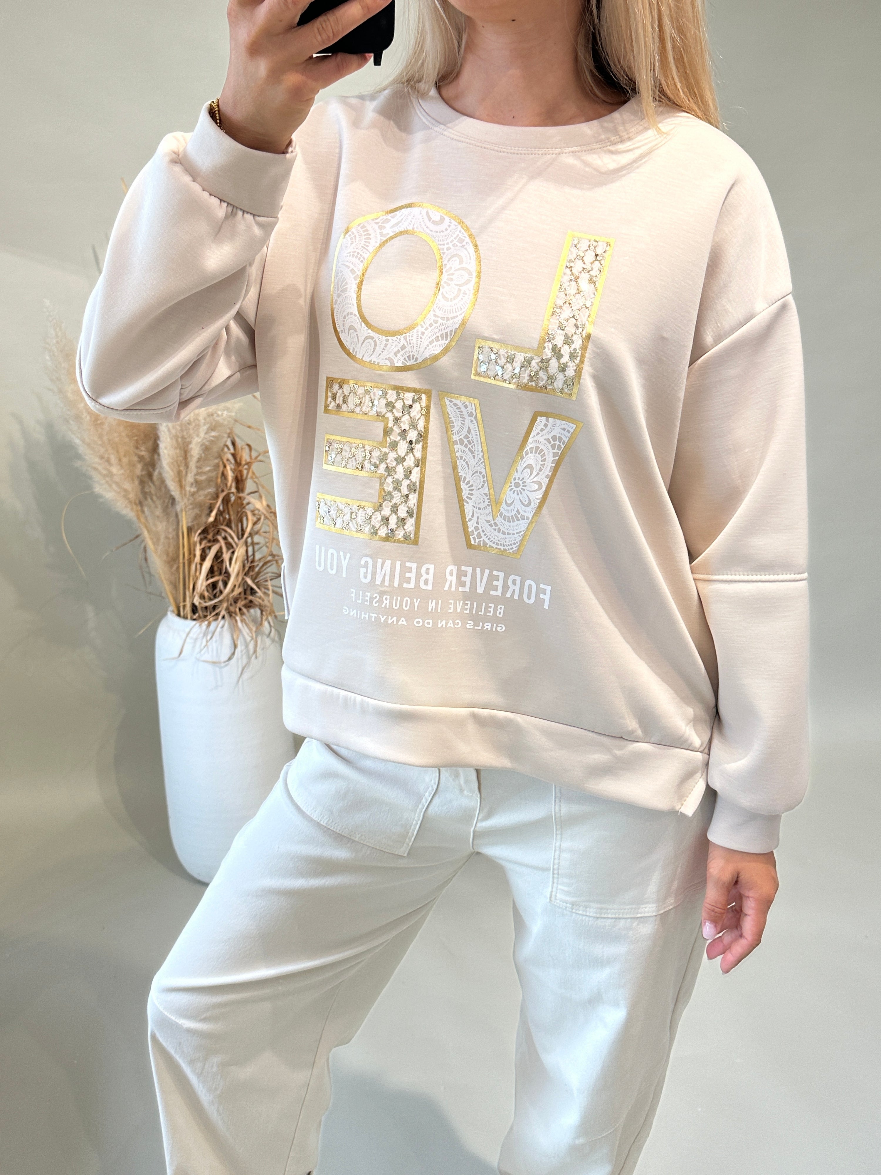 Sweatshirt in Beige mit Aufschrift ( LOVE )
