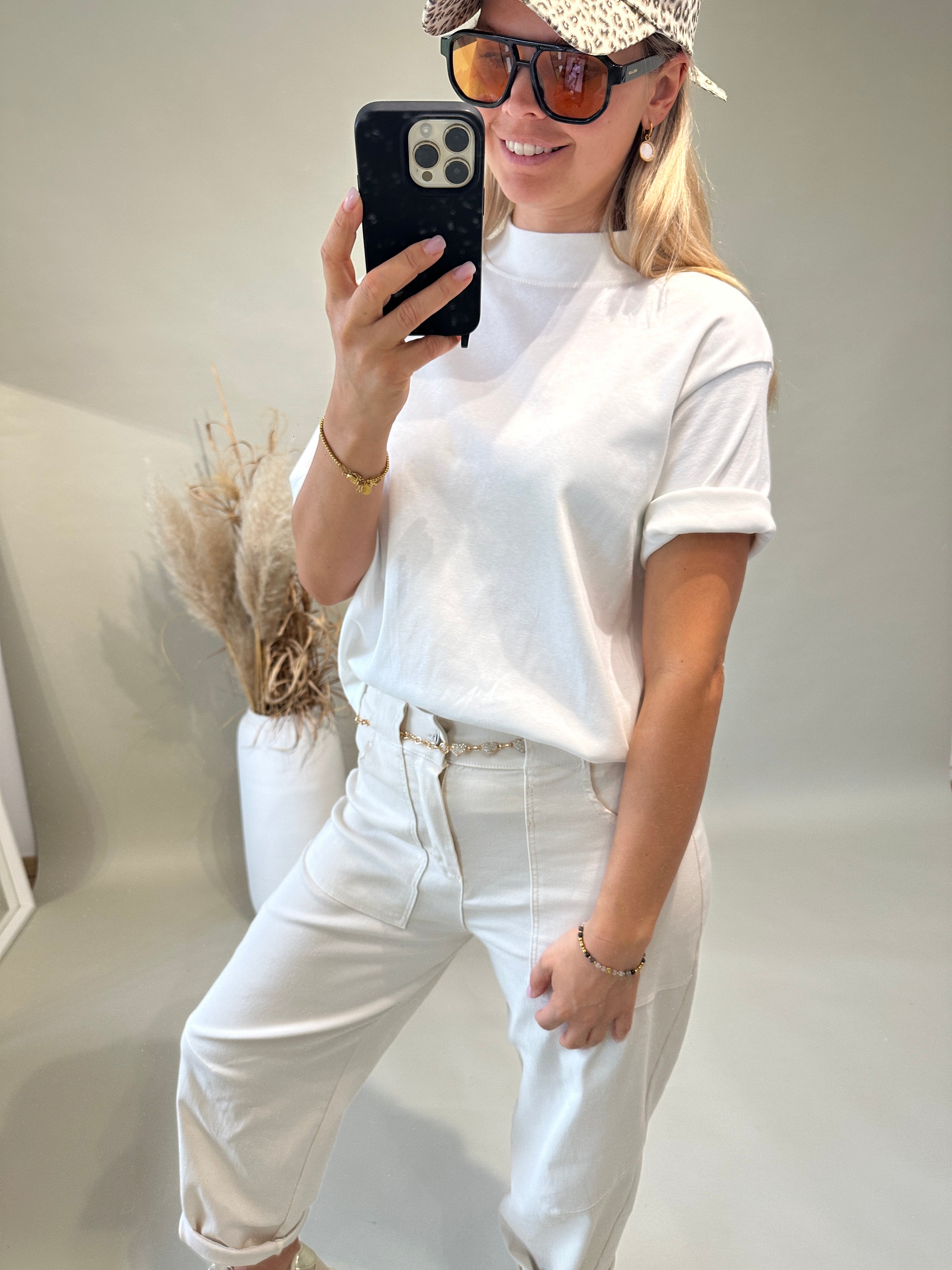 T-Shirt in Weiß mit Stehkragen