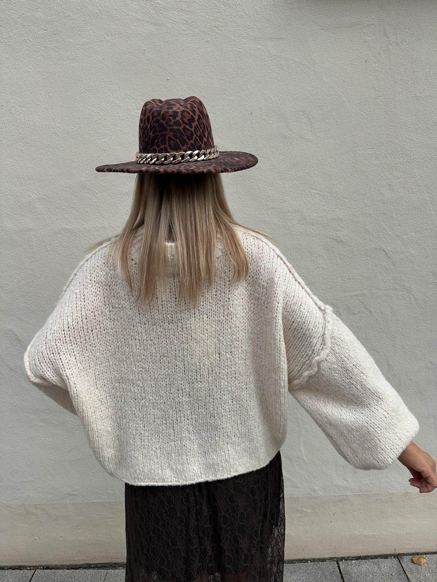 pullover in wollweiß (oversize)